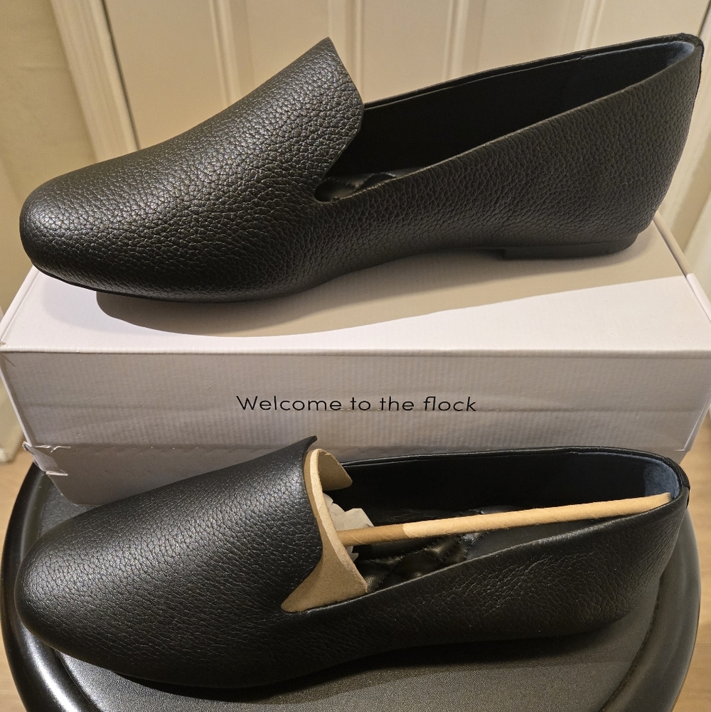 Birdies Black Textured Loafers